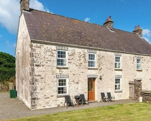 Exterior - Charming Coastal Farmhouse with Sea Views & Garden (Pembrokeshire)
