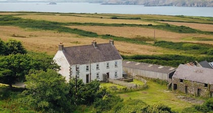 Charming Coastal Farmhouse with Sea Views & Garden