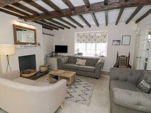 Télévision, cheminée