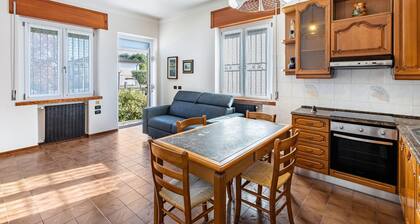 Holiday Home 'Villa Del Sole' with Private Garden, Wi-Fi and Air Conditioning