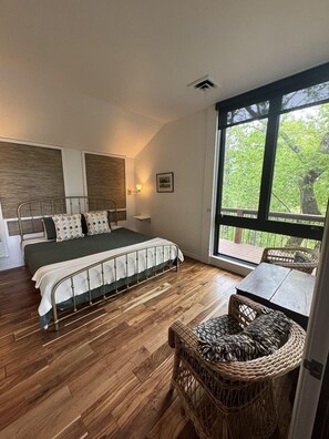 4 bedrooms, WiFi, bed sheets