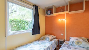 2 chambres, fer et planche à repasser, accès au Wi-Fi (inclus)