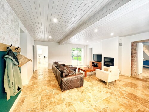 Holiday Home 'Maison Proche Sables D'Olonne 8p' with Private Terrace and Air Conditioning