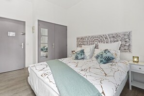 1 bedroom, iron/ironing board, free WiFi, bed sheets