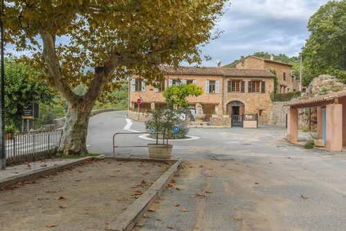 Room 'Bambou' with Shared Terrace and Wi-Fi