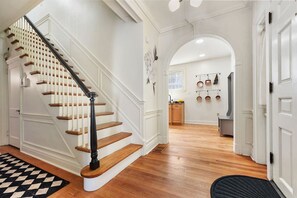 المنشأة من الداخل