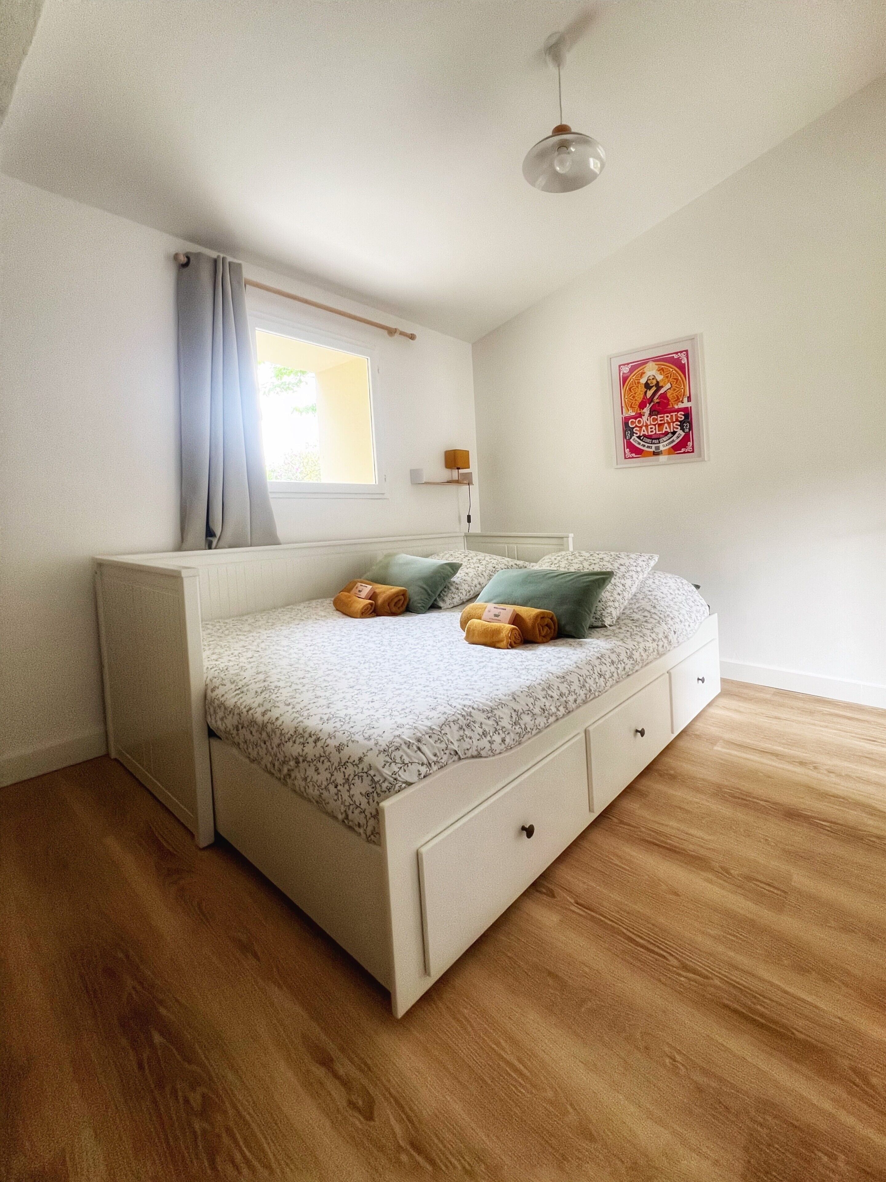 2 chambres, fer et planche à repasser, Wi-Fi gratuit, draps fournis