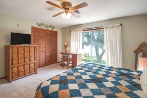6 bedrooms, iron/ironing board, WiFi, bed sheets