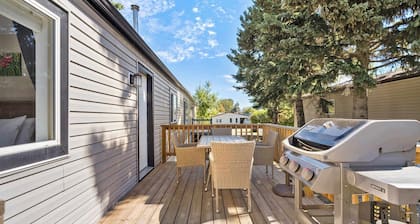 Sunrise at Sylvan Lake Family Friendly