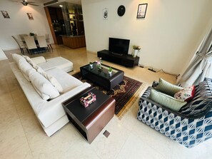 Smart TV - The BINJAI Presidential Suite (Kuala Lumpur)