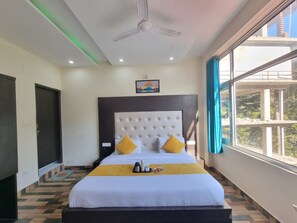 Soundproofing, free WiFi, bed sheets - Goroomgo Stay Well Chamba (Dalhousie)