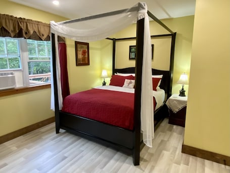 Double Room, Ensuite ( Sunset Cove). Whispering Birch Bed and Breakfast