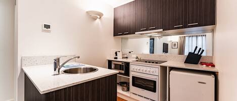 Fridge, microwave, oven, stovetop