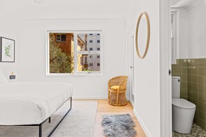 3 bedrooms, desk, iron/ironing board, WiFi