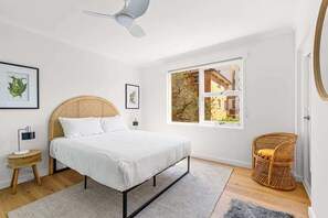 3 slaapkamers, een bureau, een strijkplank/strijkijzer, wifi