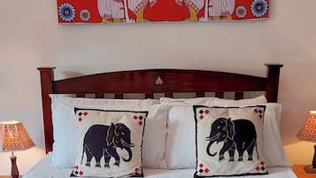 Deluxe Double Room, Mountain View | Soundproofing, free WiFi