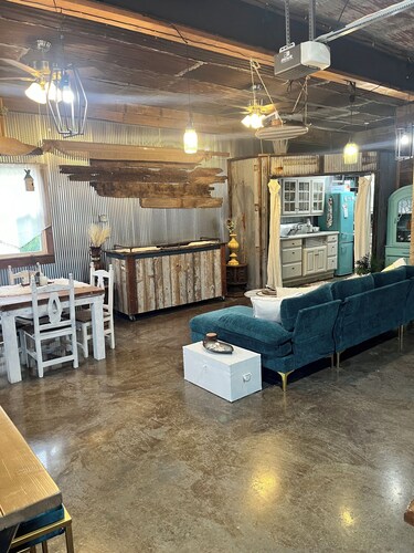 Bungaloft in charming Louisburg with AC, WiFi, Tv.
