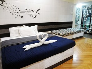 Executive Room | Premium bedding, blackout drapes, soundproofing, iron/ironing board