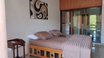 Basic Villa, Balcony, Park View | 3 bedrooms, free WiFi