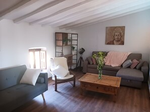 Casa | Área de estar | TV, lareira