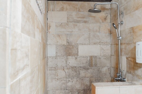 Family Villa, 3 Bedrooms, Pool View | Bathroom | Shower, soap, shampoo