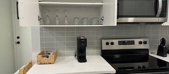 Chic and cozy 2-bedroom suite in fantastic Calgary with WiFi