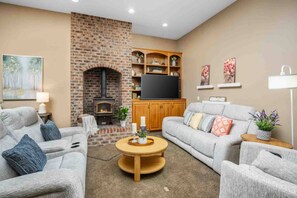 Unclassified image, 5 of 50, button