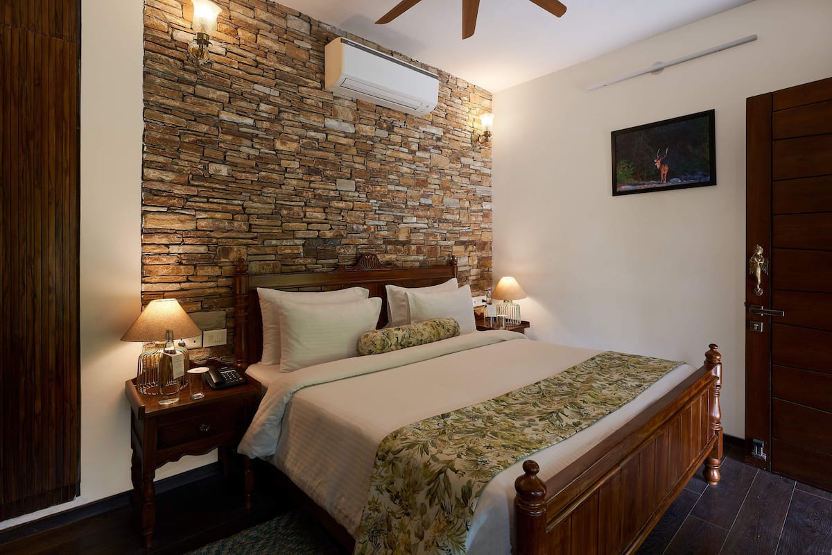 Deluxe Room | 1 bedroom, in-room safe, free WiFi