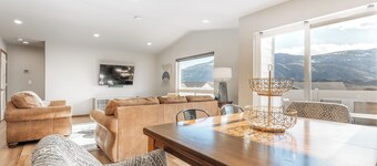 Hendrix Hideaway on Rock Island Golf Course!