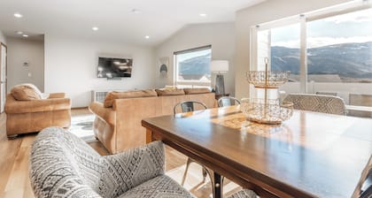 Hendrix Hideaway on Rock Island Golf Course!