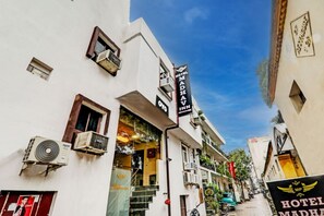 Front of property - Goroomgo Madhav Inn Lucknow (Lucknow)