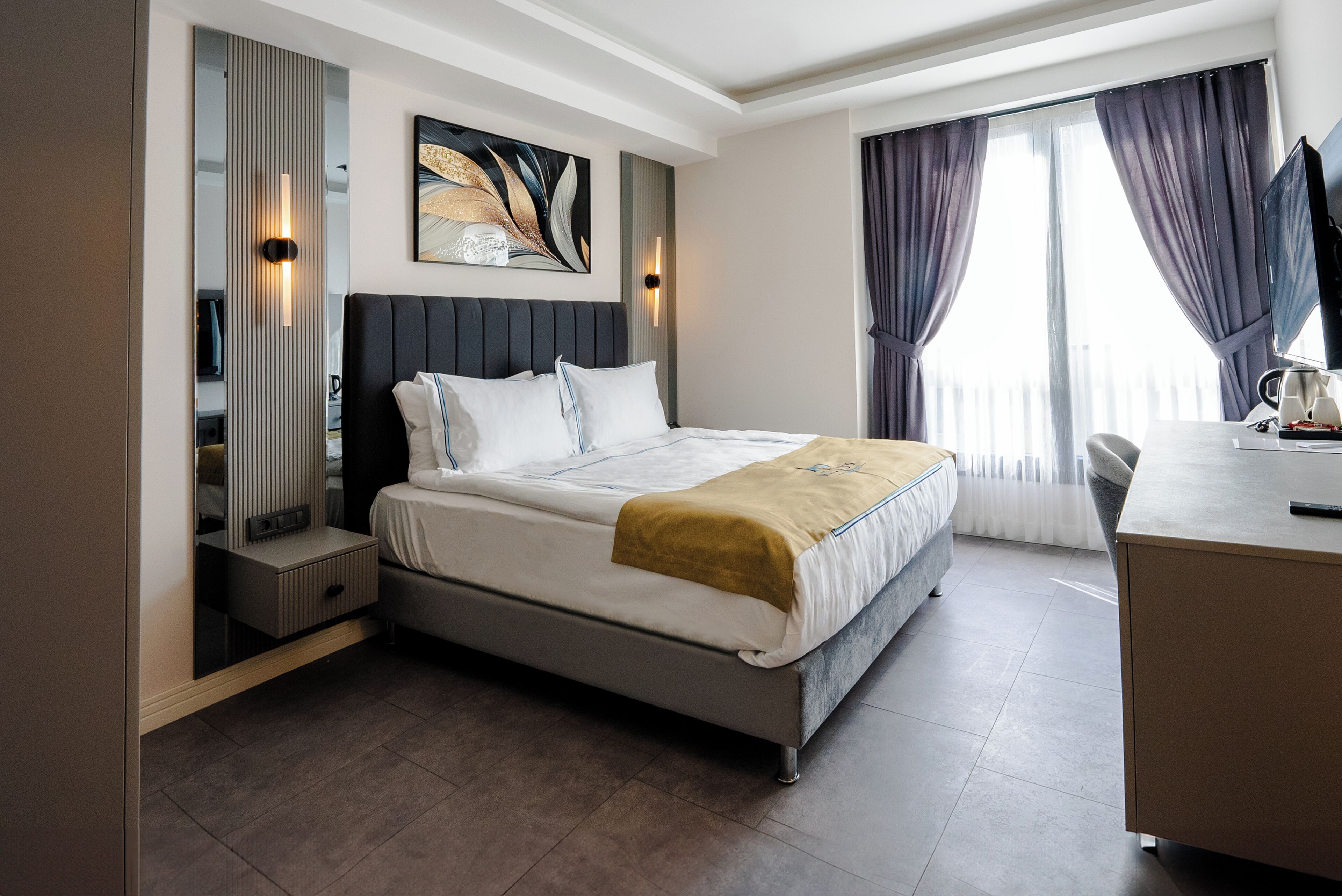 Ropa de cama de alta calidad, escritorio, wifi gratis y ropa de cama 