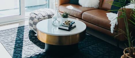 智能电视、办公室