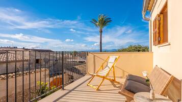 Deluxe-Suite, Poolblick | Terrasse/Patio