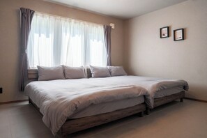 4 bedrooms, free WiFi - THE CHATEAU  (Yoichi)