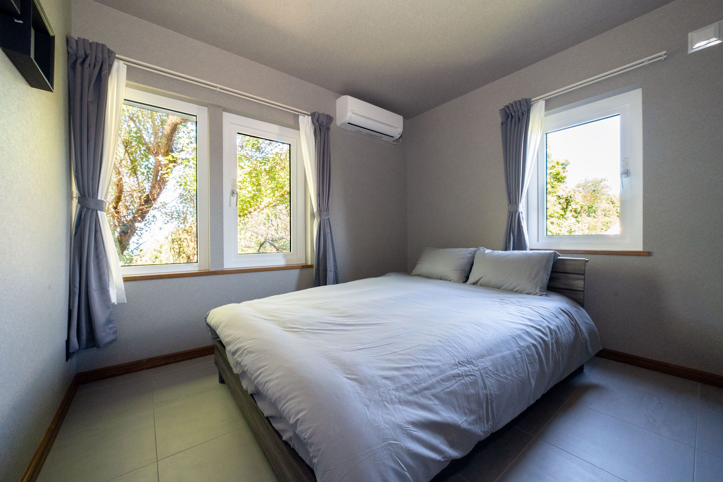 4 室のベッドルーム、WiFi (無料)