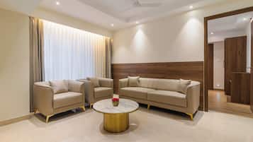 Royal Room | Individually furnished, desk, free WiFi