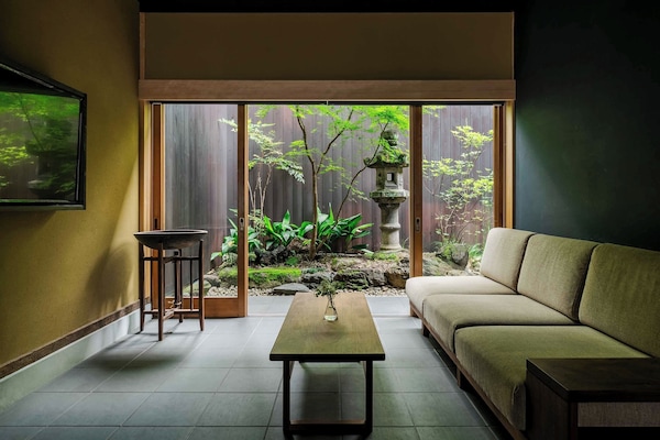 Casa tradicional, 2 quartos, cozinha, vista para o jardim | 2 quartos, cofres nos quartos, individualmente decorados