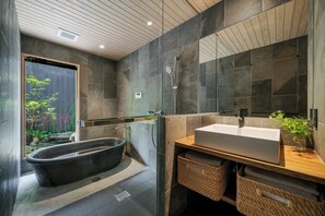 Traditional House, 2 Bedrooms, Kitchen, Garden View | Bathroom | Combined shower/bathtub, free toiletries, hair dryer, slippers - Izuki Machiya House (Kyoto)