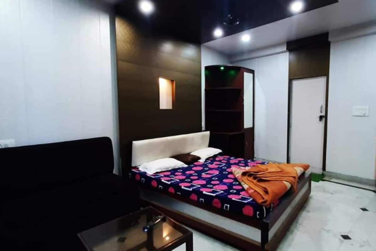 Family Room, City View