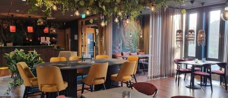 House | Dining