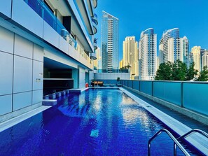 Outdoor pool - Venduras - Stunning 1BR At Orra Marina (Dubai)