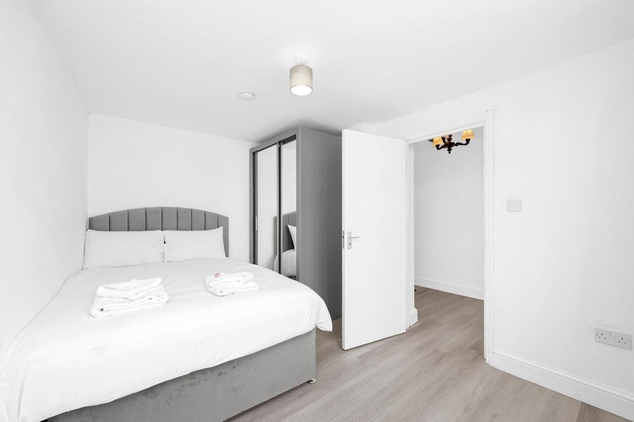 7 bedrooms, iron/ironing board, WiFi, bed sheets