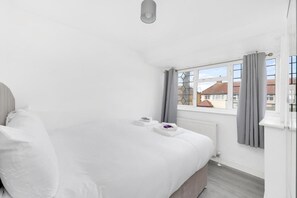 7 bedrooms, iron/ironing board, WiFi, bed sheets