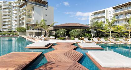 Ourfriends Condo by Acomodo