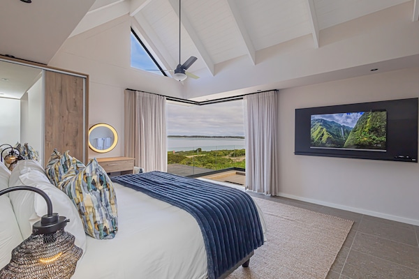 Vila, vista para a lagoa | Cofres nos quartos, Wi-Fi de cortesia, roupa de cama