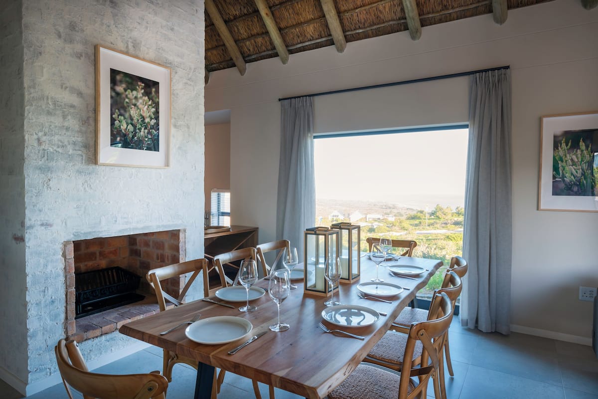 Villa ejecutiva | Servicio de comidas en la habitación