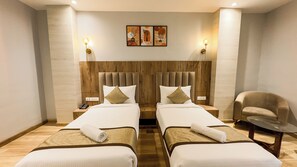 Chambre Deluxe | Minibar contenant certains articles gratuits, bureau