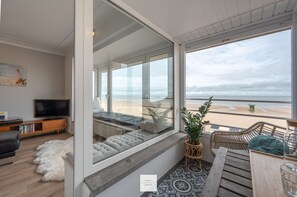 TV - Retro Floor, rewind at the seaside (Oostende)