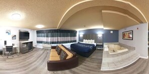 Desk, blackout curtains, soundproofing, iron/ironing board - Coratel Inn and Suites By Jasper Eagan St Paul Airport & Mall of America (Eagan)